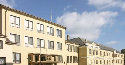 srednyaya-shkola-keramiki-postuplenie-i-obuchenie