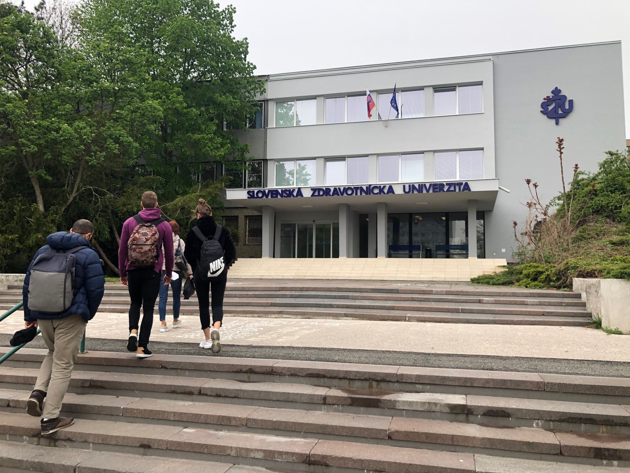 Словацкий медицинский университет в Братиславе. Slovenská zdravotnická univerzita v Bratislavě (SZU). Поступление и обучение.
